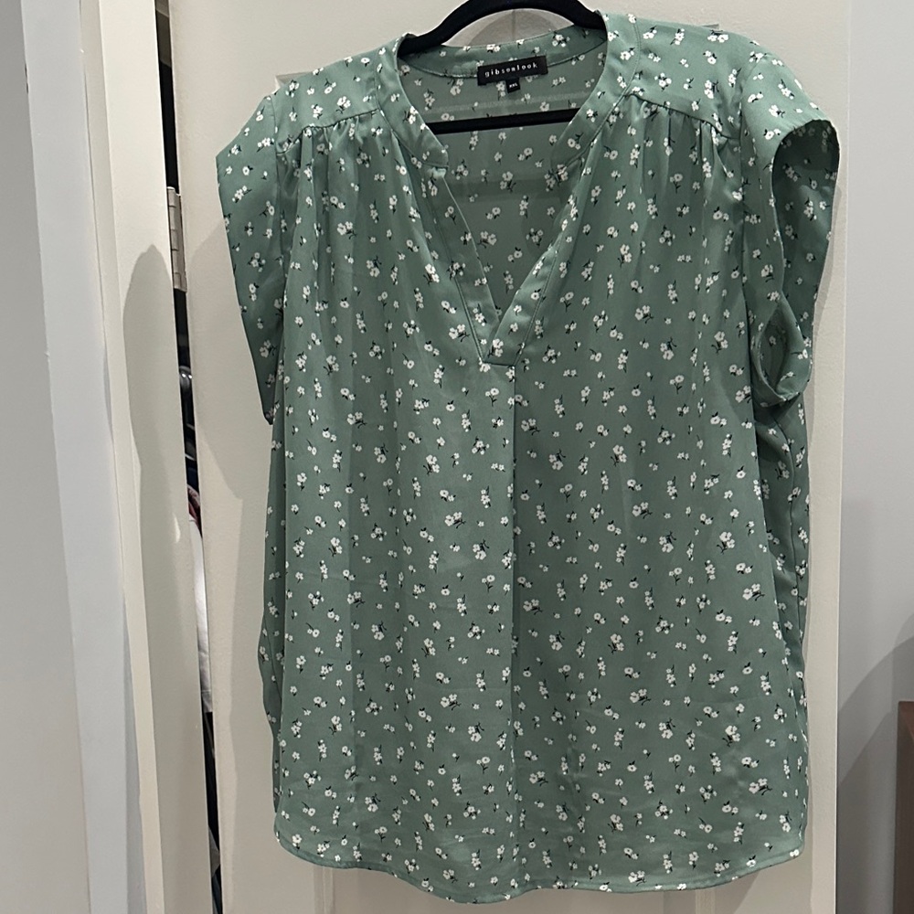 Gibsonlook, Sage Floral Blouse